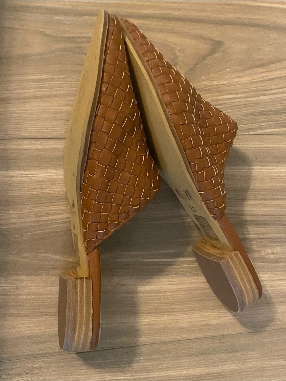 Mi.iM ladies 7.5 leather mules MiiM slip on tan shoes - Picture 9 of 9
